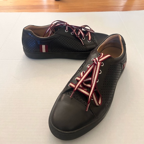 BALLY Brown Leather Sneakers with Red Stripes